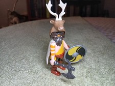 PLAYMOBIL Préhistoire - Homme barbu, peau de loup, crâne de cerf, hache bouclier
