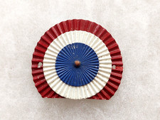 Une cocarde de shako militaire