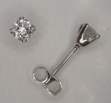 1/10 CARATS VÉRITABLE BOUCLES