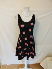 Robe Sans Manches Noire A