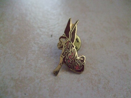 Pins ange derriere - pins,