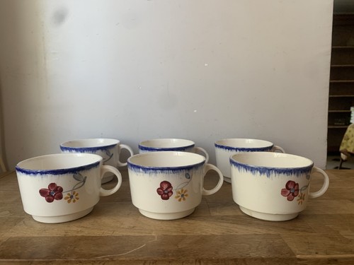 Anciennes grosses tasses - grosses,