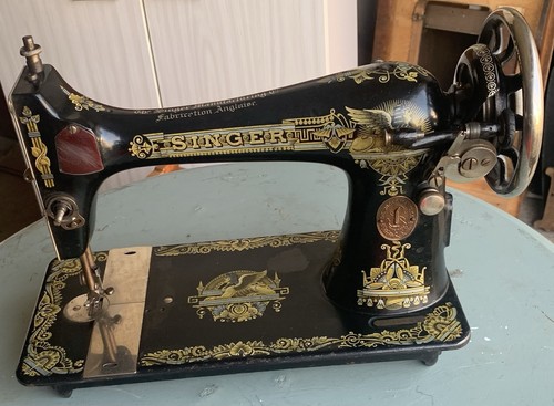 Singer machine coudre noire - à,