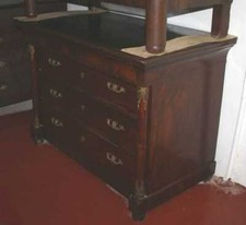 COMMODE EN BOIS D'ACAJOU. STYLE EMPIRE. ESPAGNE. ANNÉE 1820.