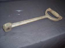 BRAS DE POMPAGE D EPOQUE POMPE ESSENCE CHAR SATAM OU AUTRE -boutillon themis gex