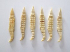 Lot de 6 porte-couteaux crocodiles en os periode art déco