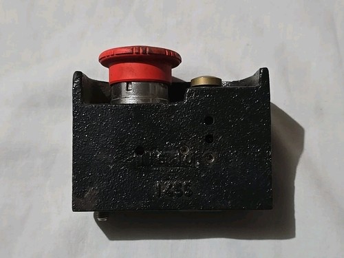 Bouton poussoir 1455 arrêt - poussoir,