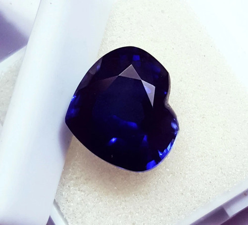 Tanzanite bleue naturelle 25 - tanzanite,