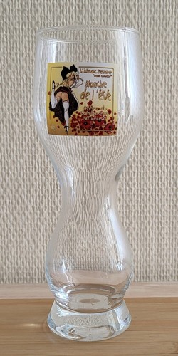 Grand verre bière - à,