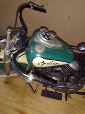 Moto en métal Indian Chief                                      45 cm de long 