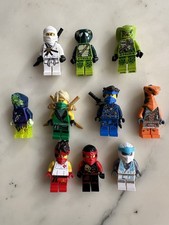 LOT 10 MINI FIGURINES LEGO
