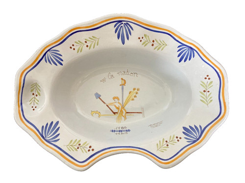 Plat barbe faience - à,