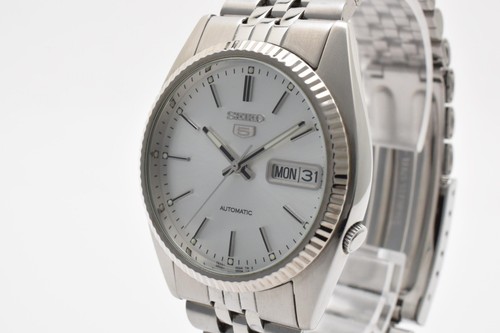Presque comme neuve - [], montre