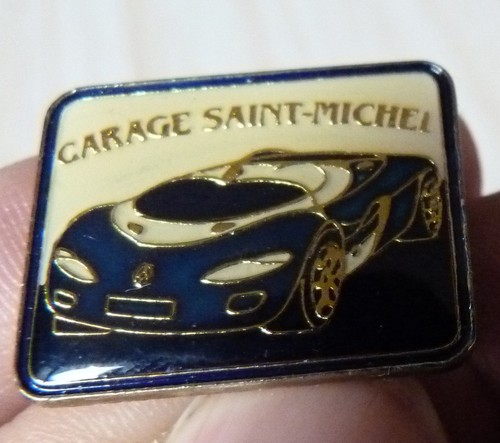 Beau pin voiture - pin's, car
