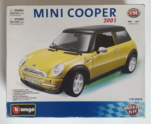 Voiture metal kit burago - 1/24,