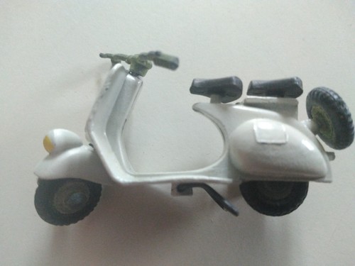 Rare miniature scooter - , vespa
