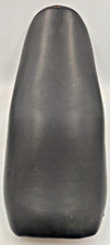 Selle présente petit - selle,