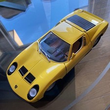 Lamborghini, moulé sous