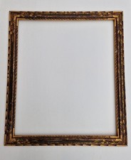 Cadre ancien en bois sculpté