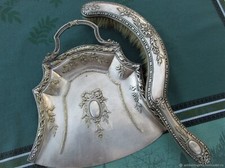 ensemble pelle et brosse de