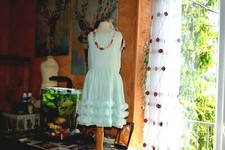 robe neuve catimini 7 ans vert eau ceremonie plein de froufrou petales doublee