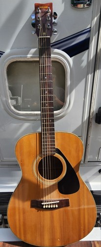 Yamaha 331 acoustic guitar - yamaha,