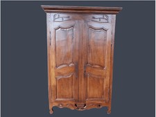 Armoire En Noyer Luigi XV
