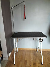 Table de toilettage sur roues