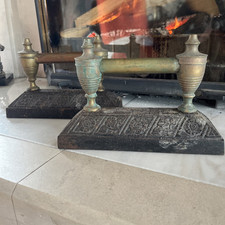 Anciens Nécessaires A Cheminée Socle En Fer Dessus En Laiton