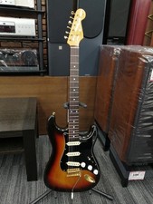 Guitare électrique FENDER JAPAN STRATO CASTER