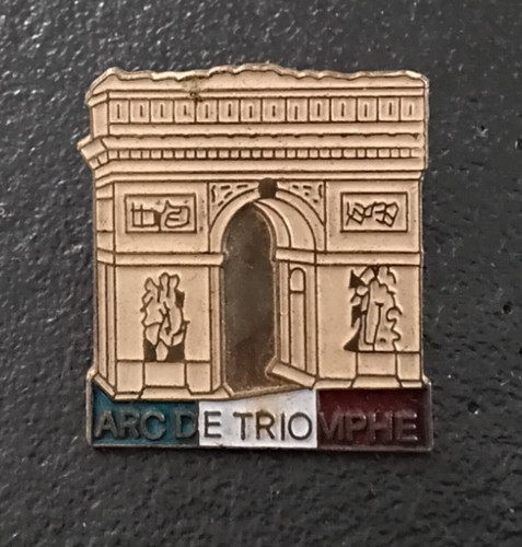 Pin tourisme monument - pin’s,