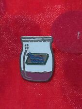 PIN'S PINS LAPEL BADGE VINTAGE PRODUIT LAITIERS LOGO YAOURTS MAMIE NOVA PUB