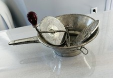 Passe légumes en tôle inoxydable vintage année 50