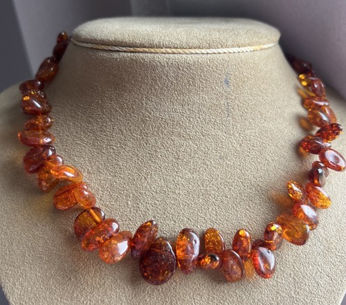 Collier ambre ancien ras - ras, du