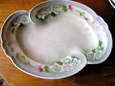 ART NOUVEAU-LUNEVILLE- modèle  POMMIER  - TRES GRAND PLAT OVALE  -  D 30 x 41 cm