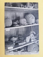 CPA FERRIERES sur SICHON Musée FOUILLES de GLOZEL Vases poteries Pierre Taillée