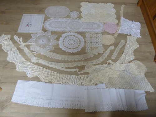 Lot napperons anciens - anciens,