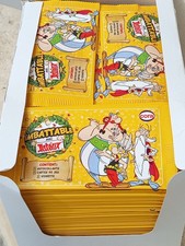 IMBATTABLE ASTERIX CORA 196 pochettes = 392 stickers +392 cartes +196 vignettes