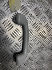 Poignee de maintien arriere