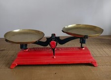 Ancienne Balance De Ménage 5Kg Fonte Plateaux Laiton - Vintage - Rouge Et Noir