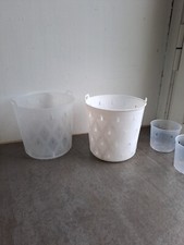 2 Grands Moules à Faisselles