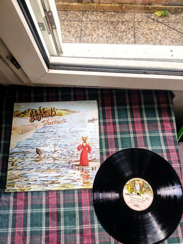 Genesis foxtrot lp - genesis,
