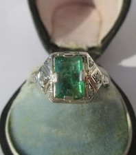 Bague Art Déco Emeraude Diamants - Or blanc massif 18 carats France années 1940