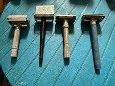 Lot 3 rasoirs de sûreté Gilette et 1 Gibbs anciens