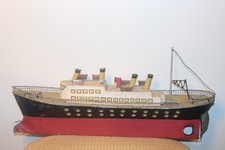 Ancien Bateau en zinc de