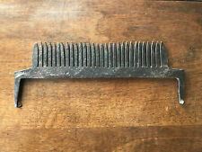 PEIGNE A CARDER / CARDE FER FORGE XIX ART POPULAIRE OUTIL METIER DES CHAMPS CARD