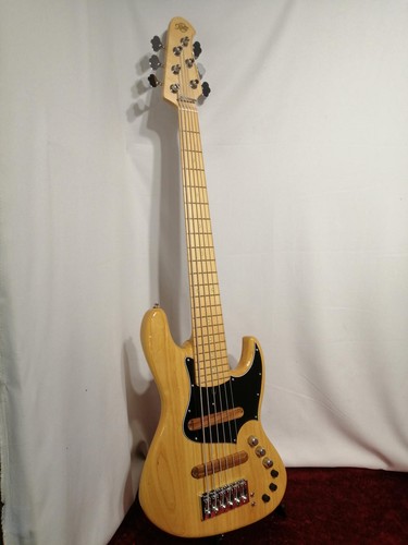 Guitare basse électrique