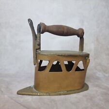 Fer à Repasser à Braise - Style Ancien