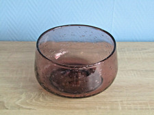 Saladier violet en verre soufflé et bullé de la verrerie de BIOT  non signé