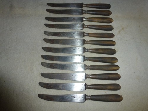 Douze anciens couteaux - anciens,